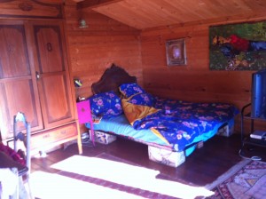 swiss cabin bedroom2